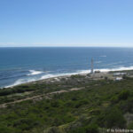 Sudafrica: il faro di Kommetjie visto dall'alto, immerso nel fynbos Consulenza viaggio Sudafrica